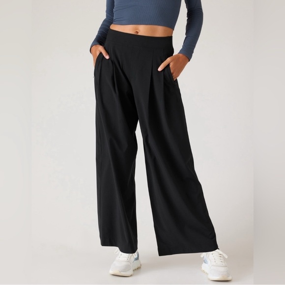 Athleta Brooklyn Heights Pleated Wide-Legged Pants - Picture 4 of 6